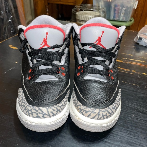 Jordan Kids Black and Red Sneakers - Picture 1 of 6